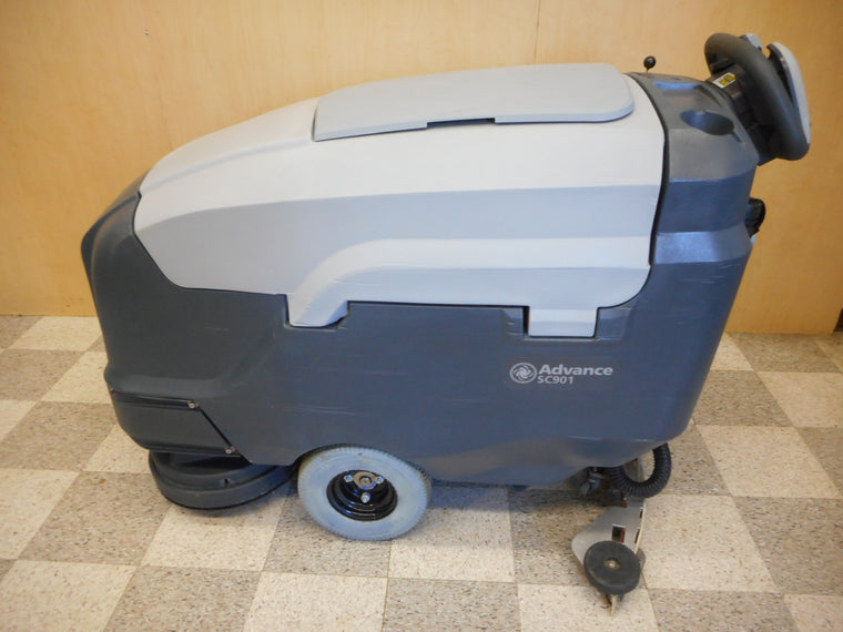 Reconditioned Advance SC 901 Floor Scrubber 28"