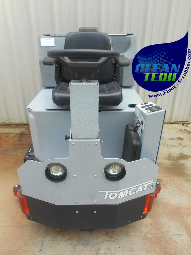 Reconditioned Tomcat XR 46C Rider Cylindrical Floor Scrubber 27 Hours