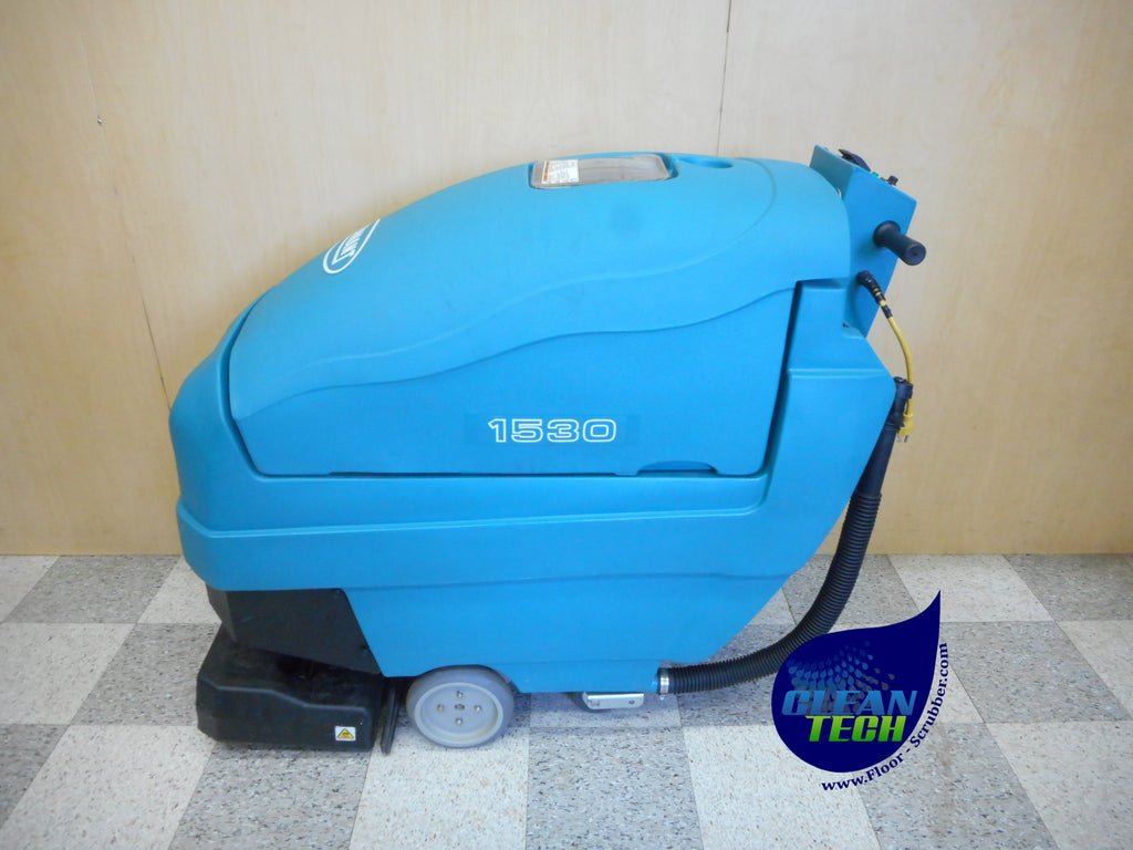 Tennant 1530 carpet extractor showing recovery and solution tank assembly