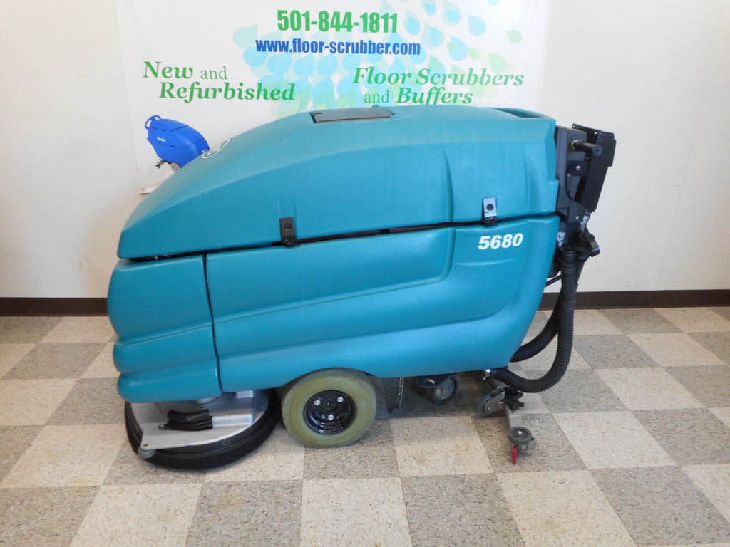 Used warehouse cleaning machine sweeper Tennant-5680-Floor-Scrubber