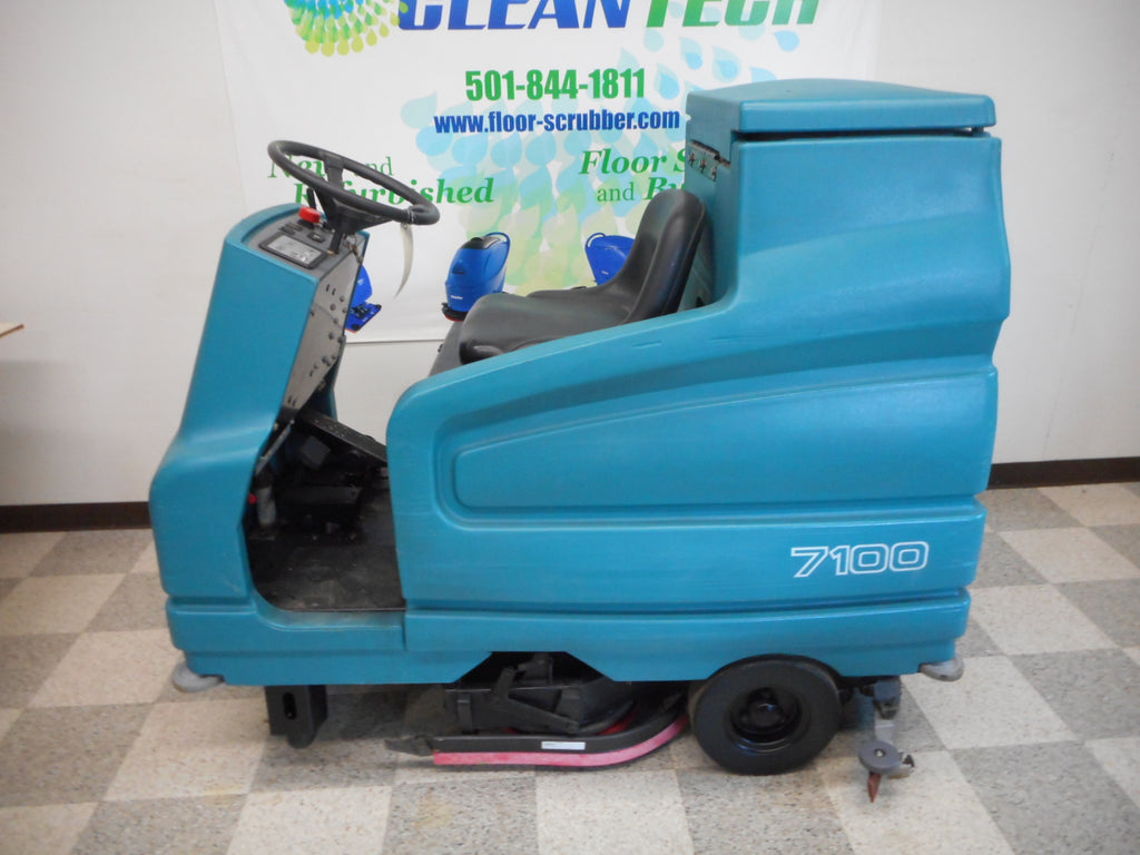 Used Tennant 7100 Rider Disc 28" Floor Scrubber