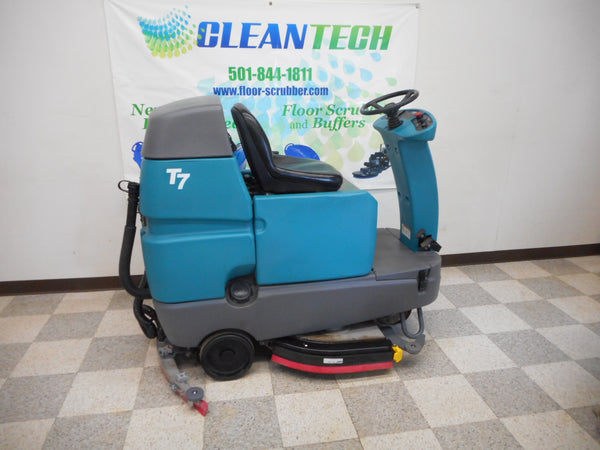 Tennant-T7-rider-ride-on-floor-scrubber-32_grande.jpg?v=1594056948